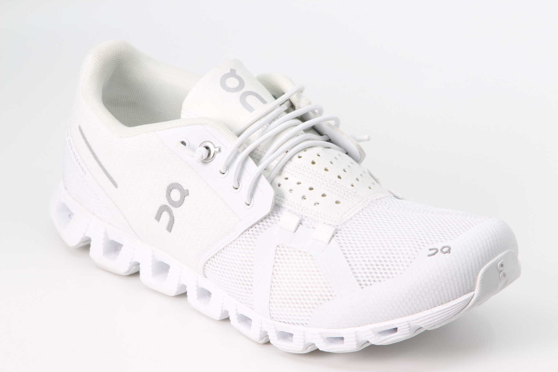 Cloud 5 Women all white